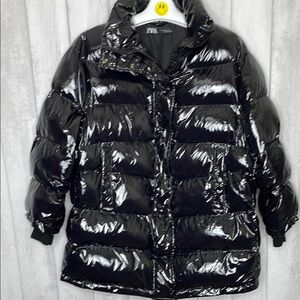 Zara Women's Black Puffer Jacket